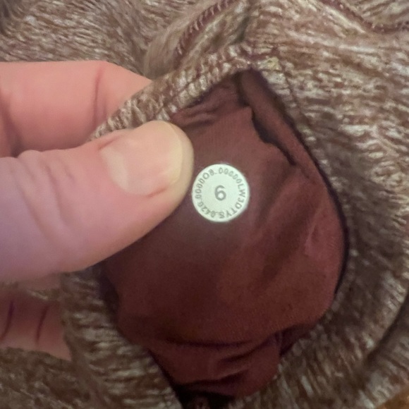 Lululemon Mock Neck Pullover/ Heathered Savannah/ Size 6 - Picture 4 of 7